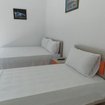 Guest House Vila Bega Saranda Kültér fotó